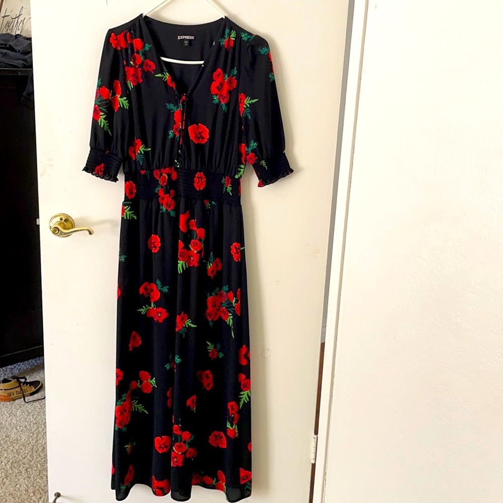 Beautiful romantic dress. Perfect for weddings, date etc...